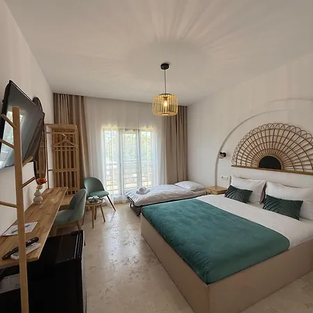 Muse 2mai 招待所 4*